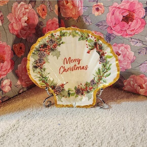 Decoupage Scalloped shells - Picture 1 of 1